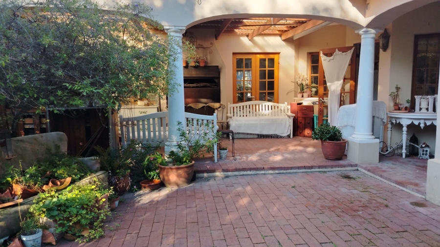 4 Bedroom Property for Sale in Chanteclair Western Cape